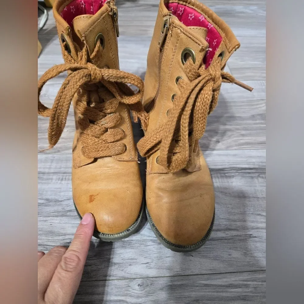 Girl's Cat and Jack zip up boots sz 3
